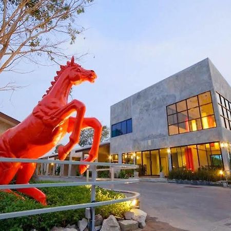 Red Horse Resort Pattaya Luaran gambar